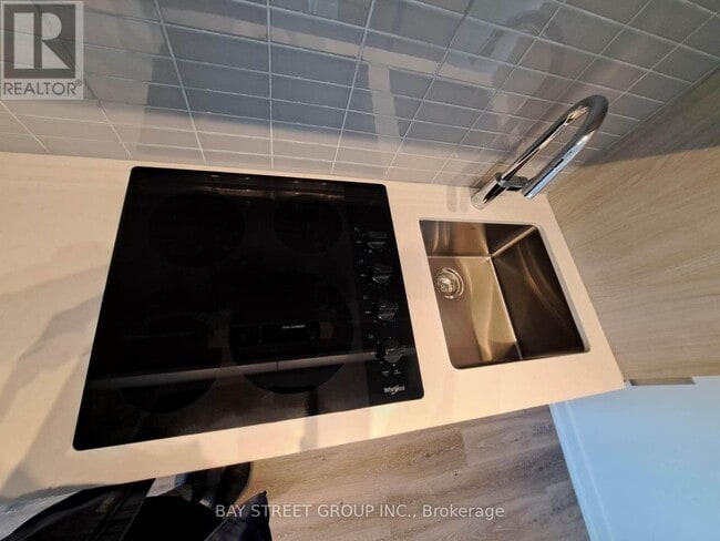 Building Photo - 395 Square One Dr