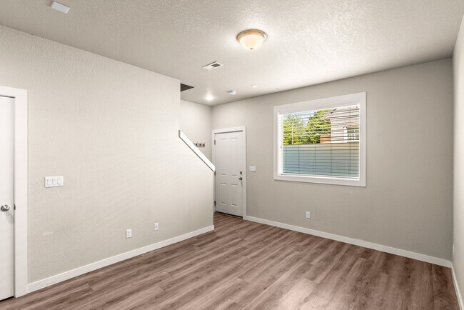 Foto del edificio - 7625 SE Milwaukie Ave