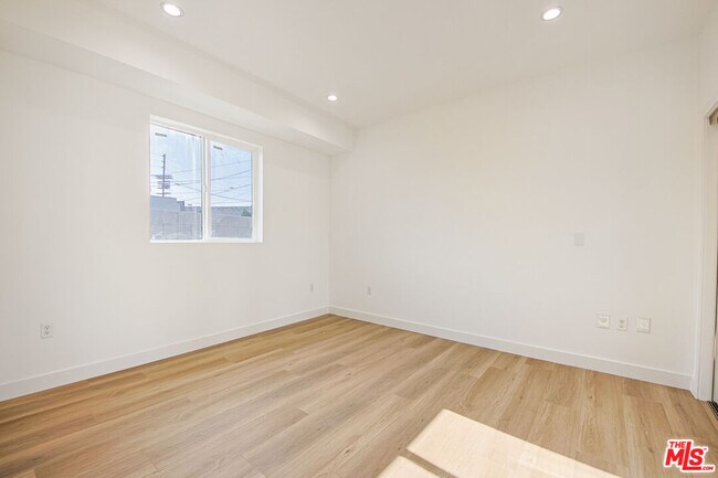 Foto del edificio - 11443 Hatteras St