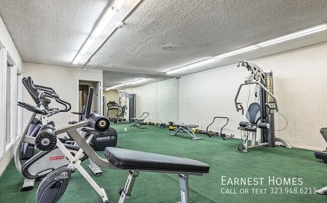 Foto del edificio - 5460 White Oak Ave