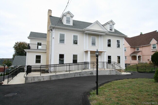 Building Photo - 385 Palisade Ave