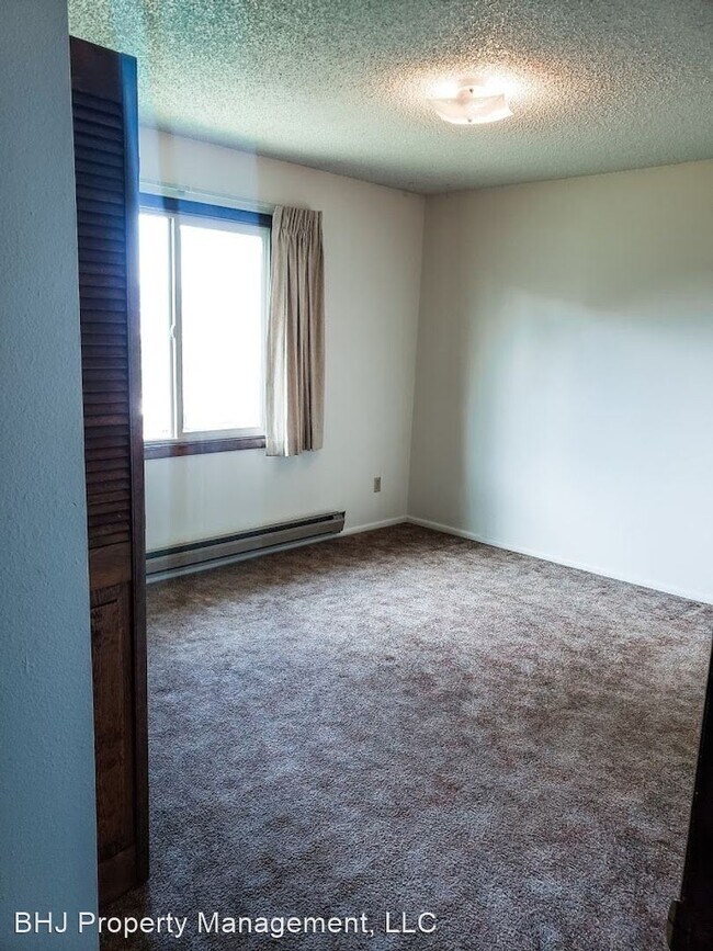 Building Photo - 1333 Sugarview Dr