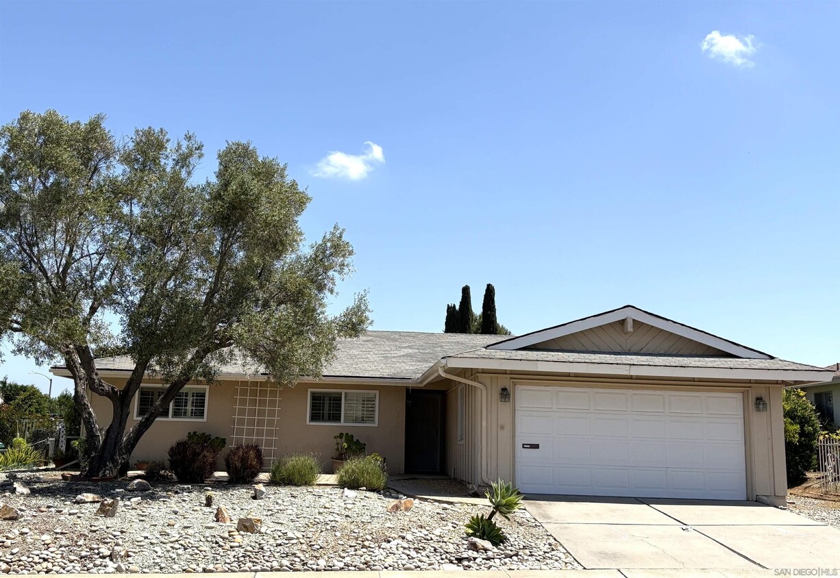 Primary Photo - 12040 Callado Rd