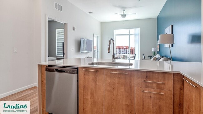 Building Photo - 5256 International Dr