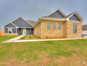 Building Photo - 9617 Lake Gohar Dr