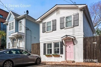 Building Photo - 13 Drews Ct