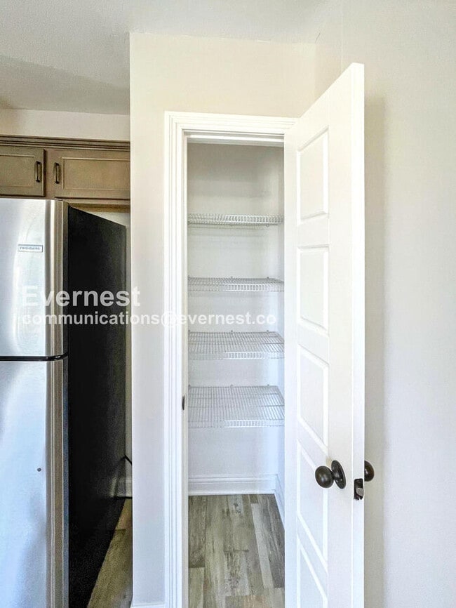 Building Photo - 1101 Cardinal Crk Dr