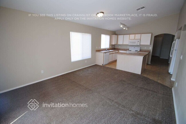 Foto del edificio - 146 N 223rd Ave