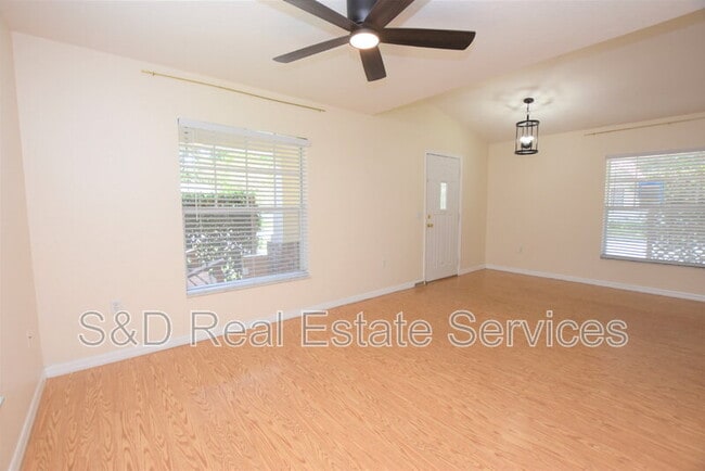 Foto del edificio - 302 W Belmar St