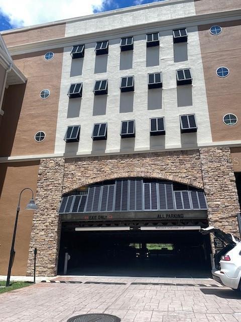 Building Photo - 4221 W Spruce St