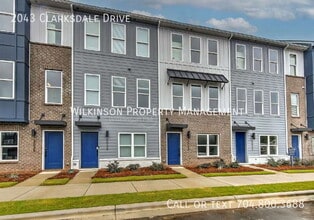 Building Photo - 2043 Clarksdale Dr