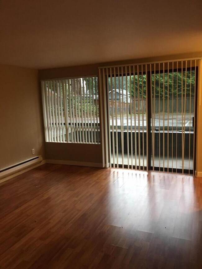 Building Photo - 1 bedroom in Seattle WA 98125