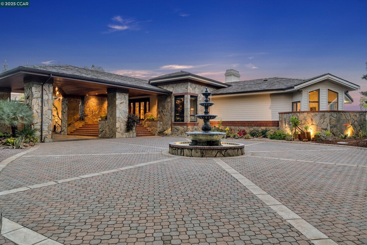 Foto principal - 1121 Eagle Nest Ct