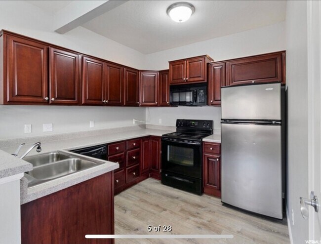 Building Photo - 1520 N 450 W