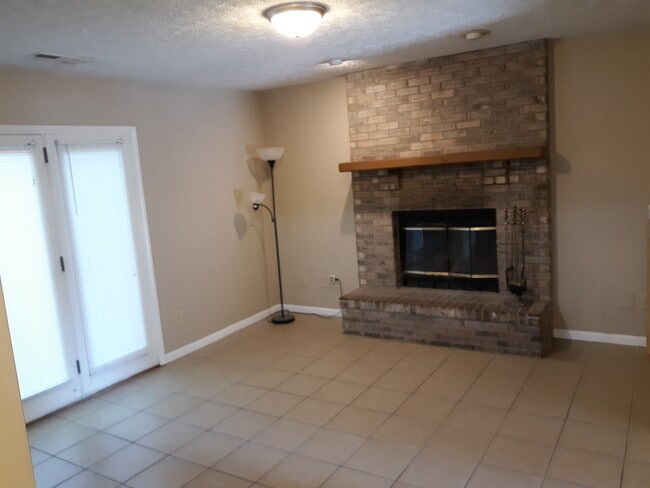Family room - 3821 Cologne Ct