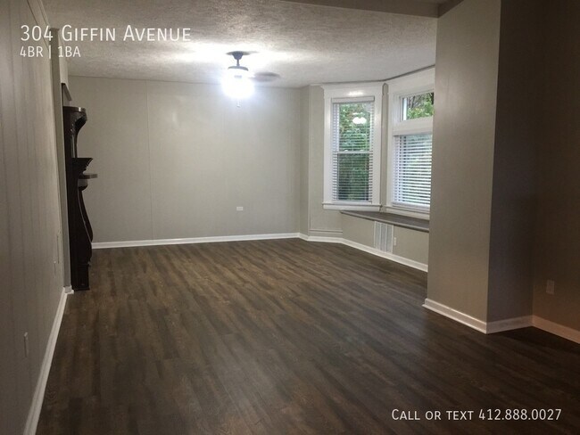 Foto del edificio - 4 Bedroom 1 Bath Newly Renovated!
