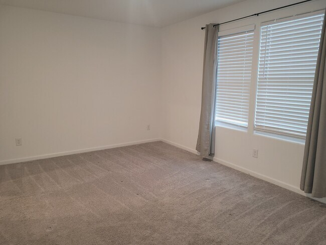 Building Photo - 24581 W Cocopah St