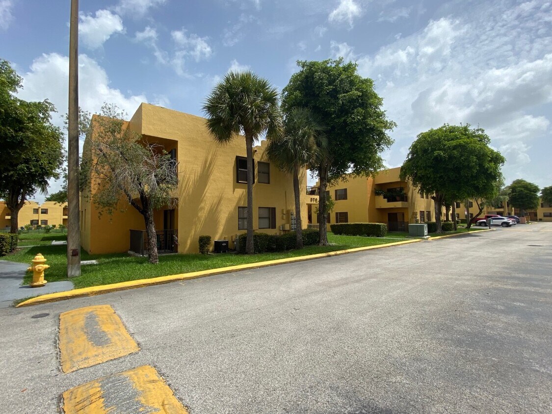 Foto principal - 566 NW 114th Ave