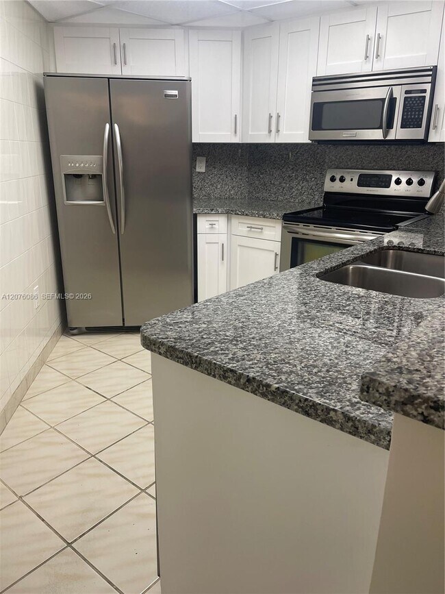 Foto del edificio - 10249 NW 9th St Cir