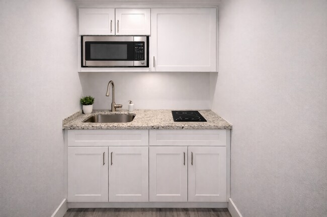 Building Photo - 928 Ferry Rd