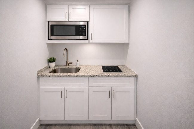 Building Photo - 928 Ferry Rd