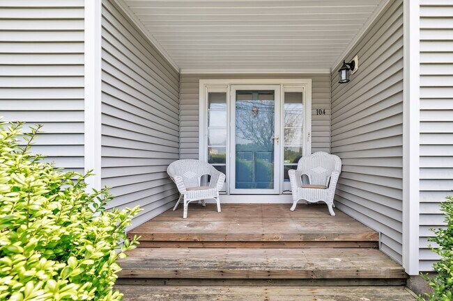 Foto del edificio - 104 Hickory Woods Ln