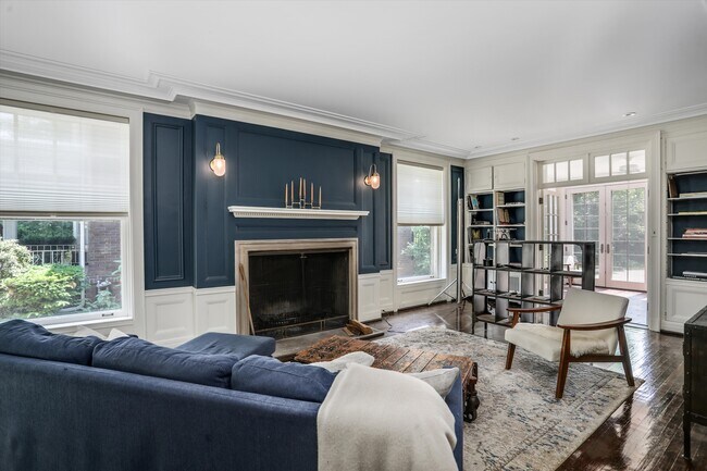 Foto del edificio - 2243 Iroquois St