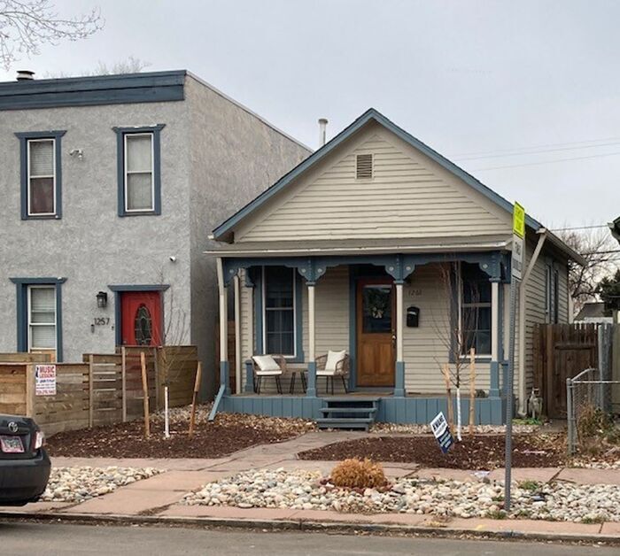 Primary Photo - 1-Bedroom, 1-Bathroom Apartment with Conve...