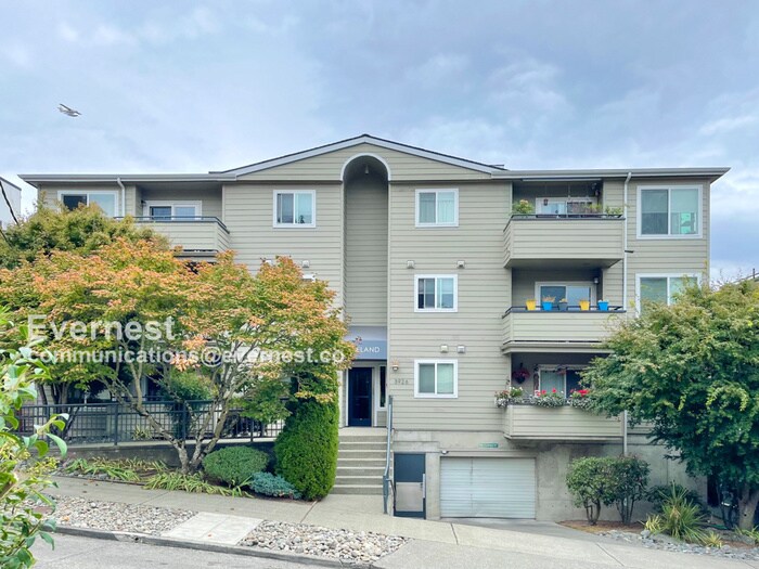 Foto principal - 3926 1st Ave NE