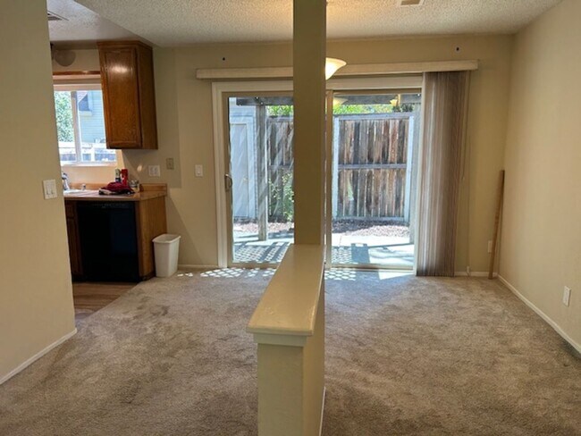 Foto del edificio - Charming 3 Bedroom, 2.5 Bathroom Condo in ...