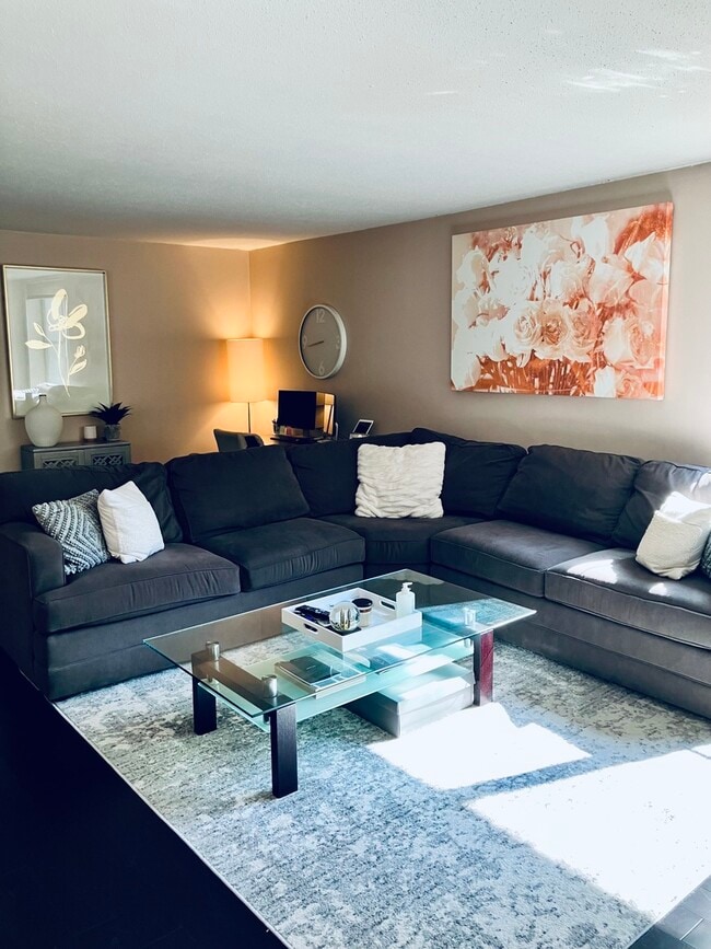 Foto del edificio - 1339 N Dearborn St