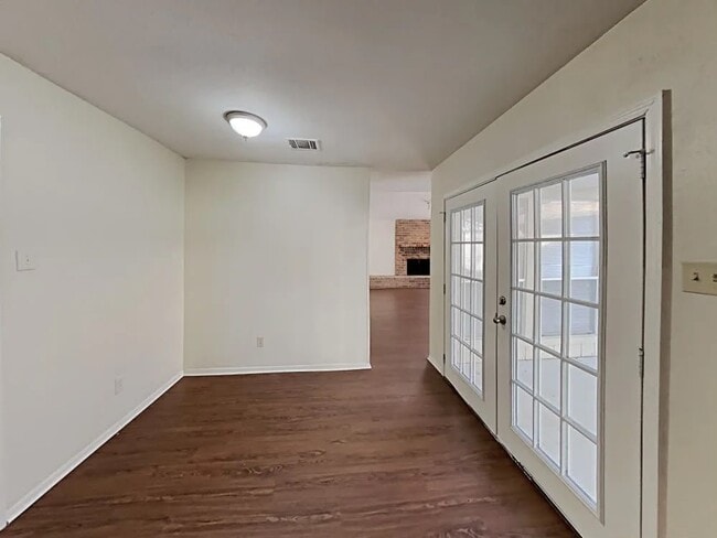 Building Photo - 15835 Fox Springs Dr