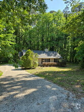 Building Photo - 5445 Mercedes Dr