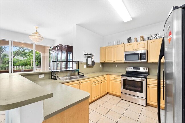 Building Photo - 15408 SW 9th Way