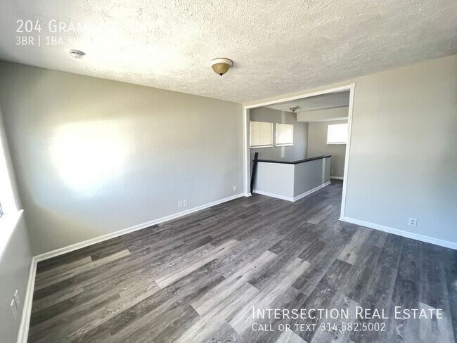 Building Photo - 204 Grampian Rd