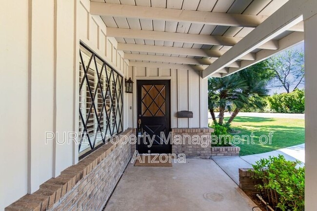 Building Photo - 417 E Rose Ln