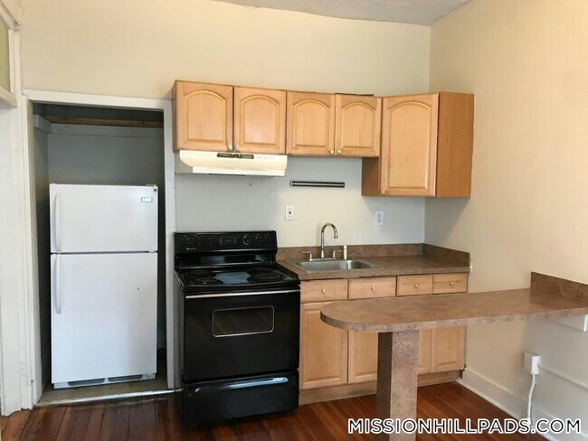 Foto del edificio - 883 Huntington Ave