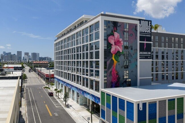 Building Photo - 2200 NW 1st Pl