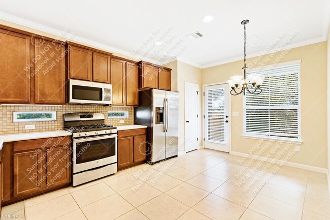 Foto del edificio - 4 br, 2.5 bath House - 13400 Briarwick Dr ...