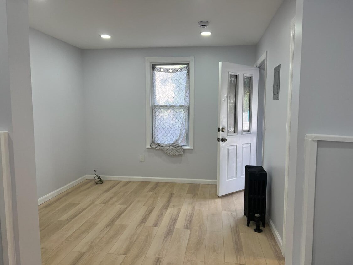 Photo - 273 Maple Ave - Unit 1 Rear