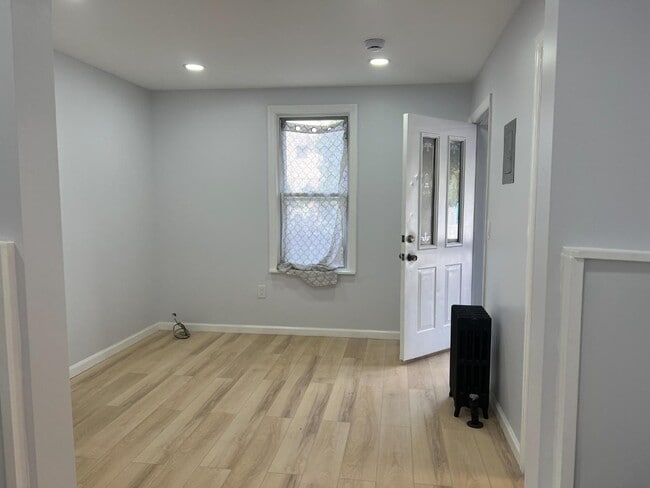 Photo - 273 Maple Ave Apartment