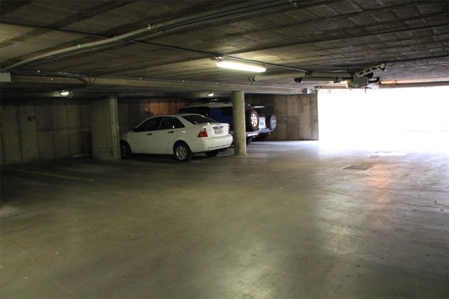 Building Photo - 761 E 820 N