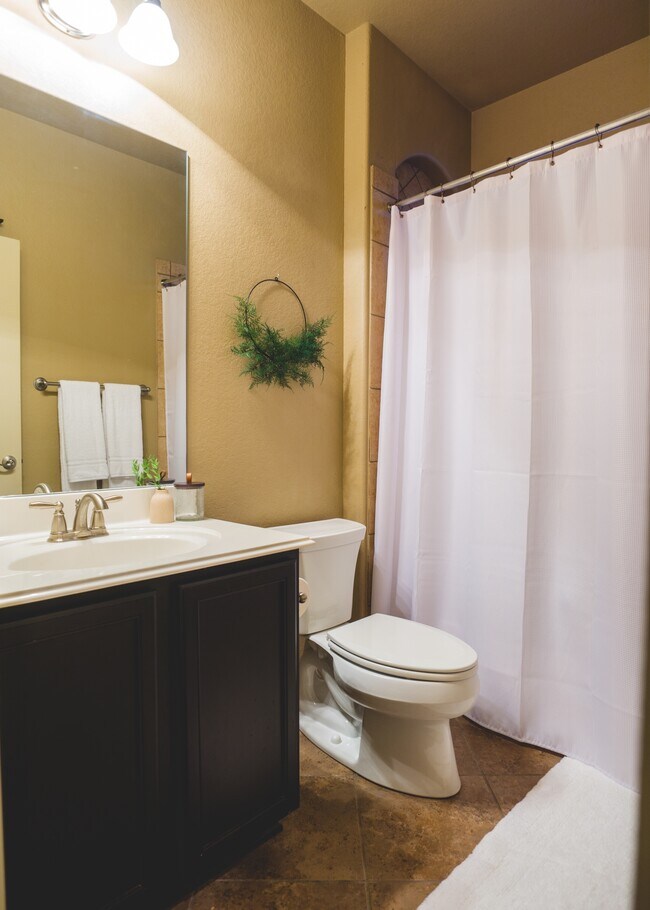 Building Photo - 6314 Golden Valley Dr