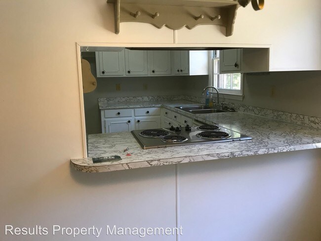 Building Photo - 3 br, 2.5 bath House - 567 Fling Road