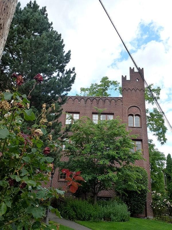 Building Photo - 2533 NW Marshall St