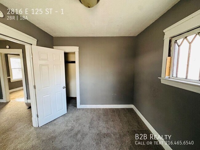 Foto del edificio - 2816 E 125th St