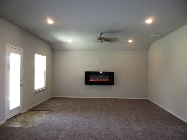 Foto del edificio - 3 BEDROOM, CONVENIENT TO SCOTT & WHITE