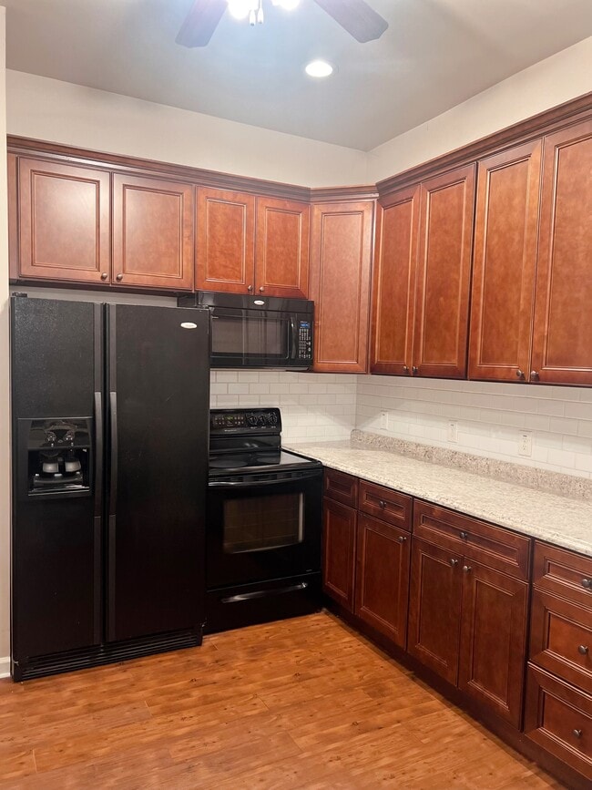 Building Photo - 1333 Saint Johns Ln