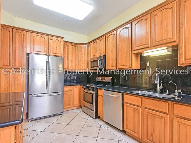 Building Photo - 3060 Bolero Ct