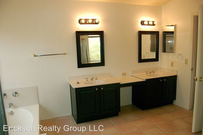 Foto del edificio - 1681 S Villas Ln